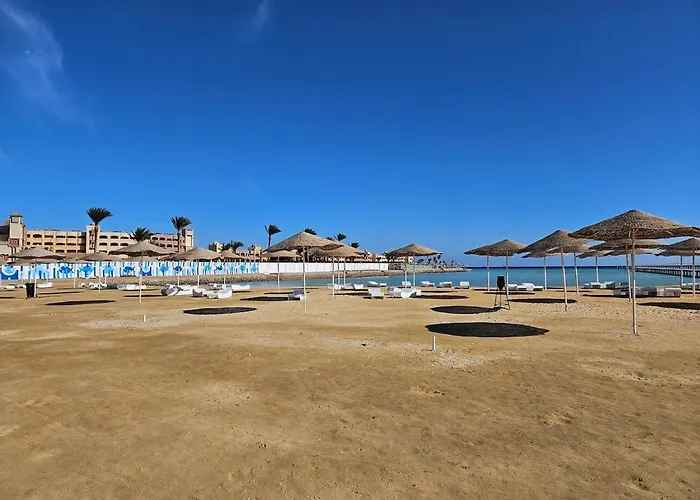 Free - Private Terrace With Wi-fi, Smart Tv, 3 Pools - Florenza Khamsin شقة الغردقة