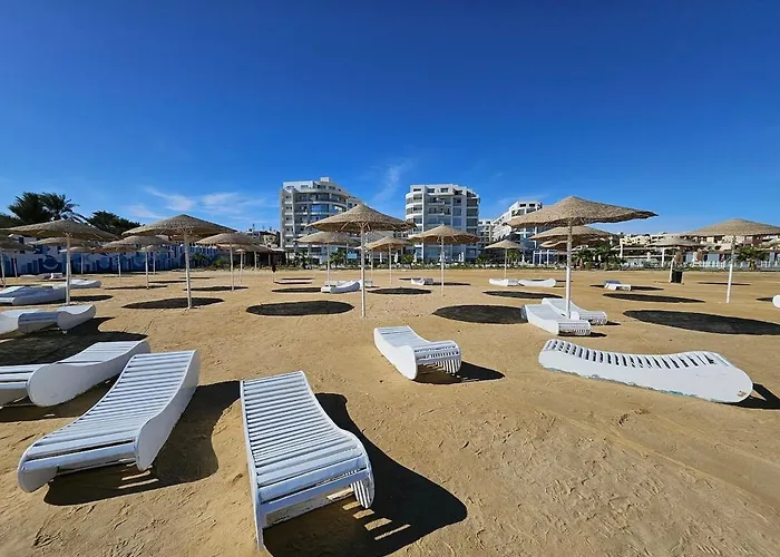Free - Private Terrace With Wi-fi, Smart Tv, 3 Pools - Florenza Khamsin * الغردقة